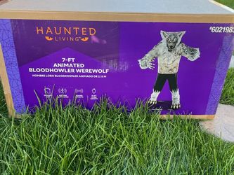 7 ft ANIMATED BLOODHOWLER WEREWOLF
