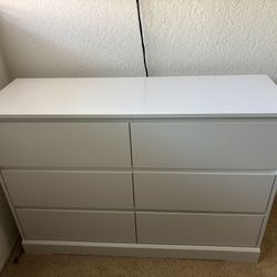 White Dresser (6 Drawers)