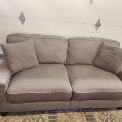 *** GRAY CLOTH SOFA OR LOVESEAT ***