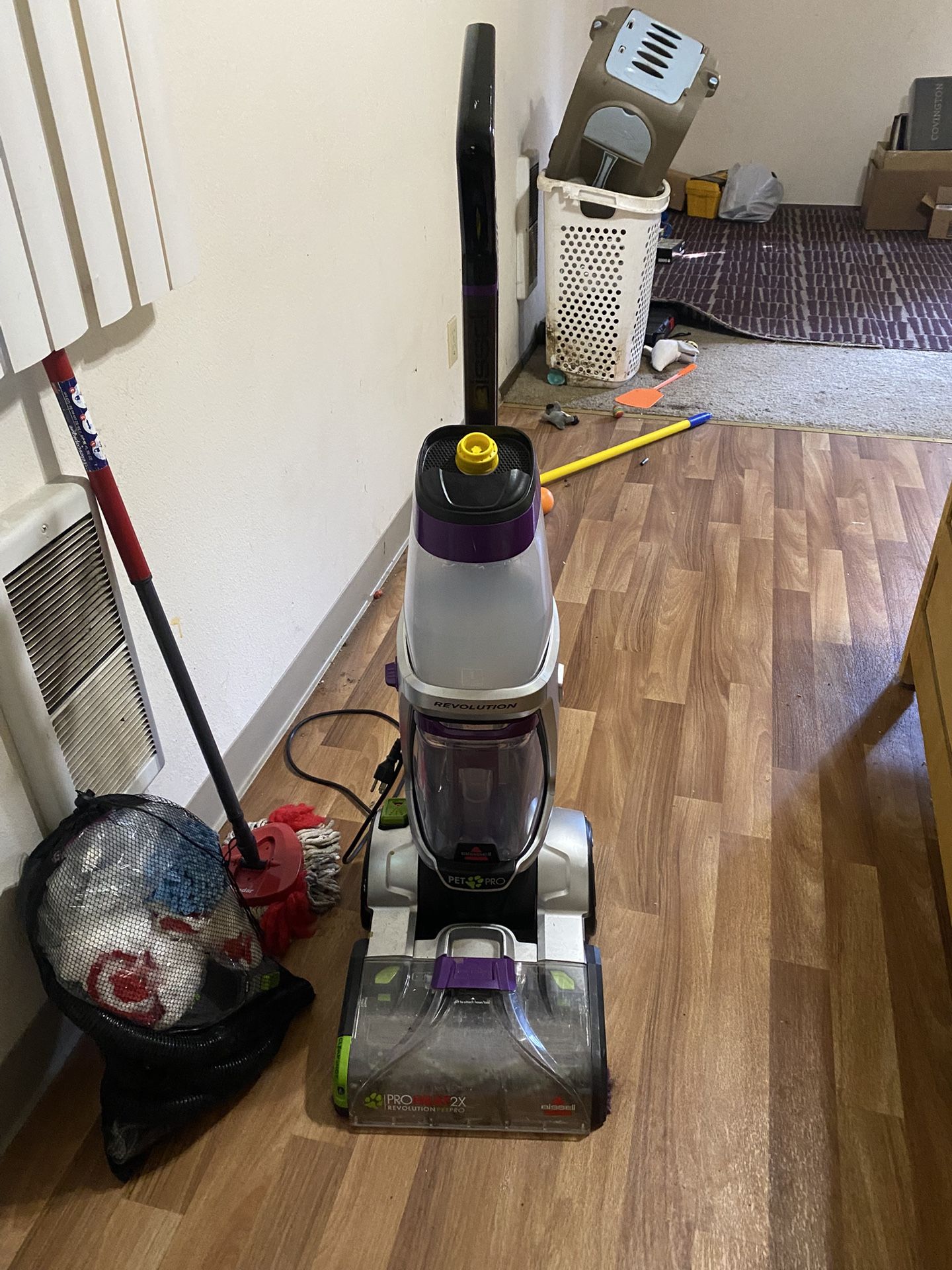 Bissell Proheat2x Revolution Pet Pro Carpet cleaner