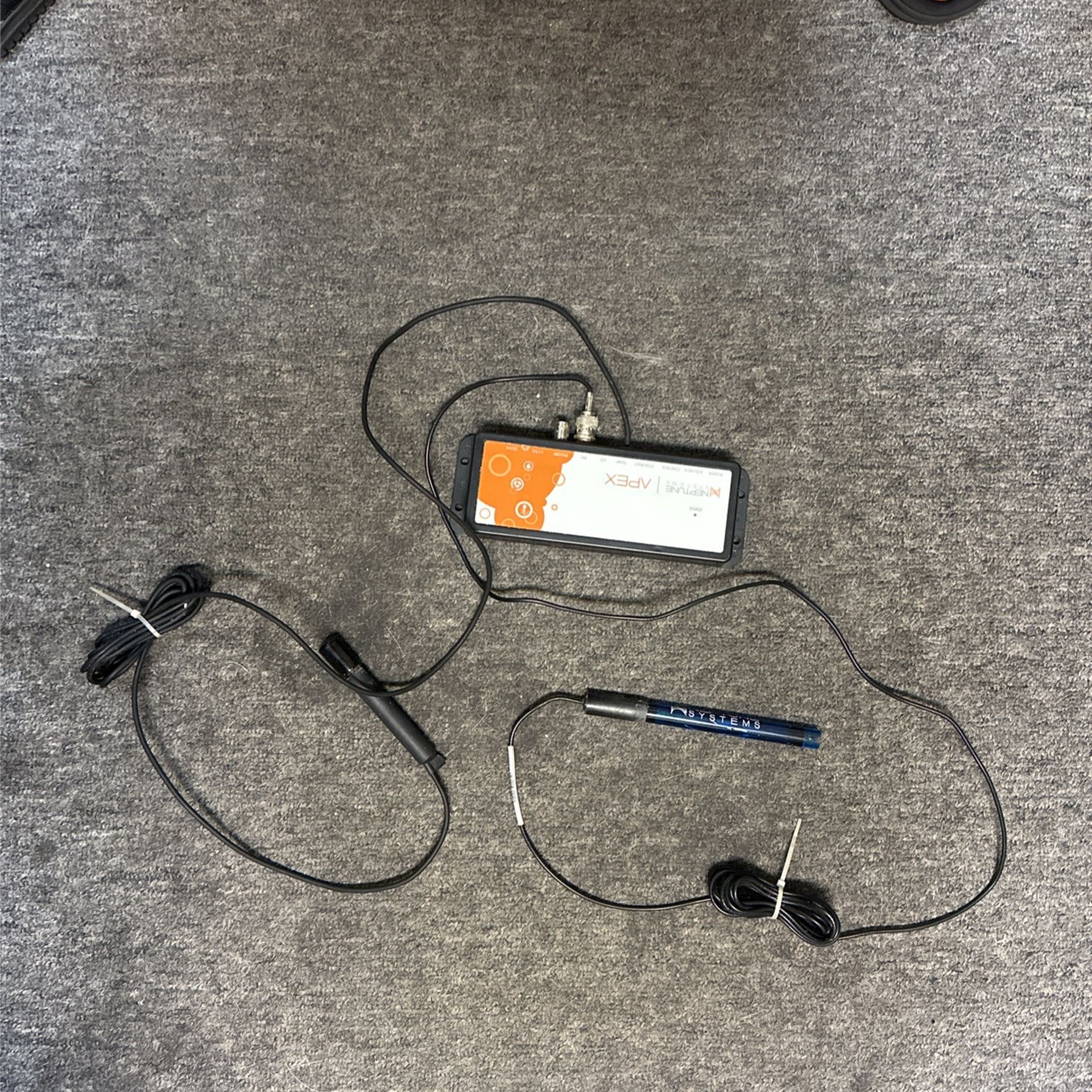 Neptune Systems Apex Classic Base Unit with Power Adapter Temp Probe AquaBus USB