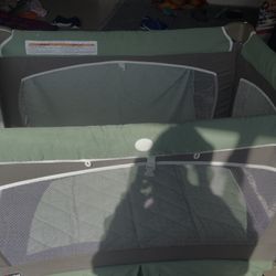  Chicco Baby Bed