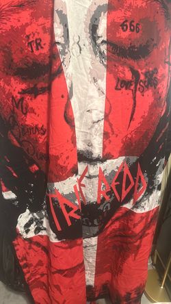 Triple redd tapestry