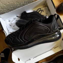 Men’s Nike Airmax 720 size 9.5
