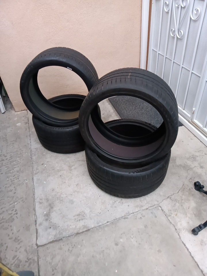 New - 21" Michelin Pilot sport  4s Tires