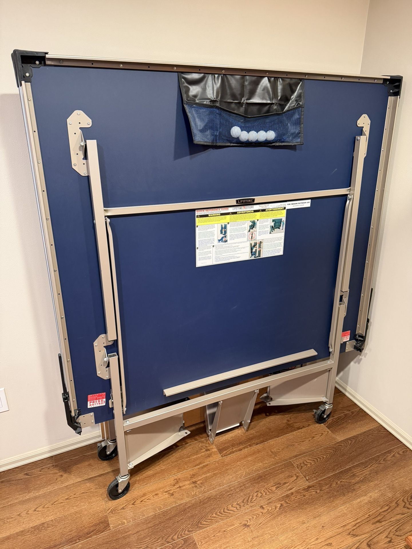 Professional Ping-Pong Table & Accessories