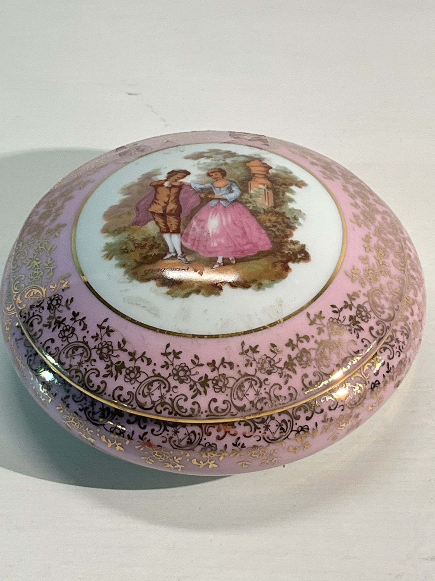 Beautiful Rare Limoges BARDET France Vanity Pink Trinket Dresser Dish with Lid 5” Inches Wide Courting Couple Pink & Gold