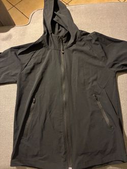 lululemon wind breaker