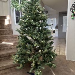 6.5ft Prelit Christmas Tree!