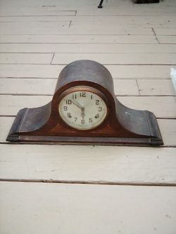 Antique Clock 20.00