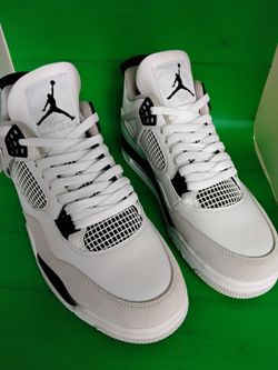 NIKE AIR JORDAN 4 RETRO SIZE 11 / 12  $140