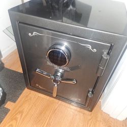 Safe barely used