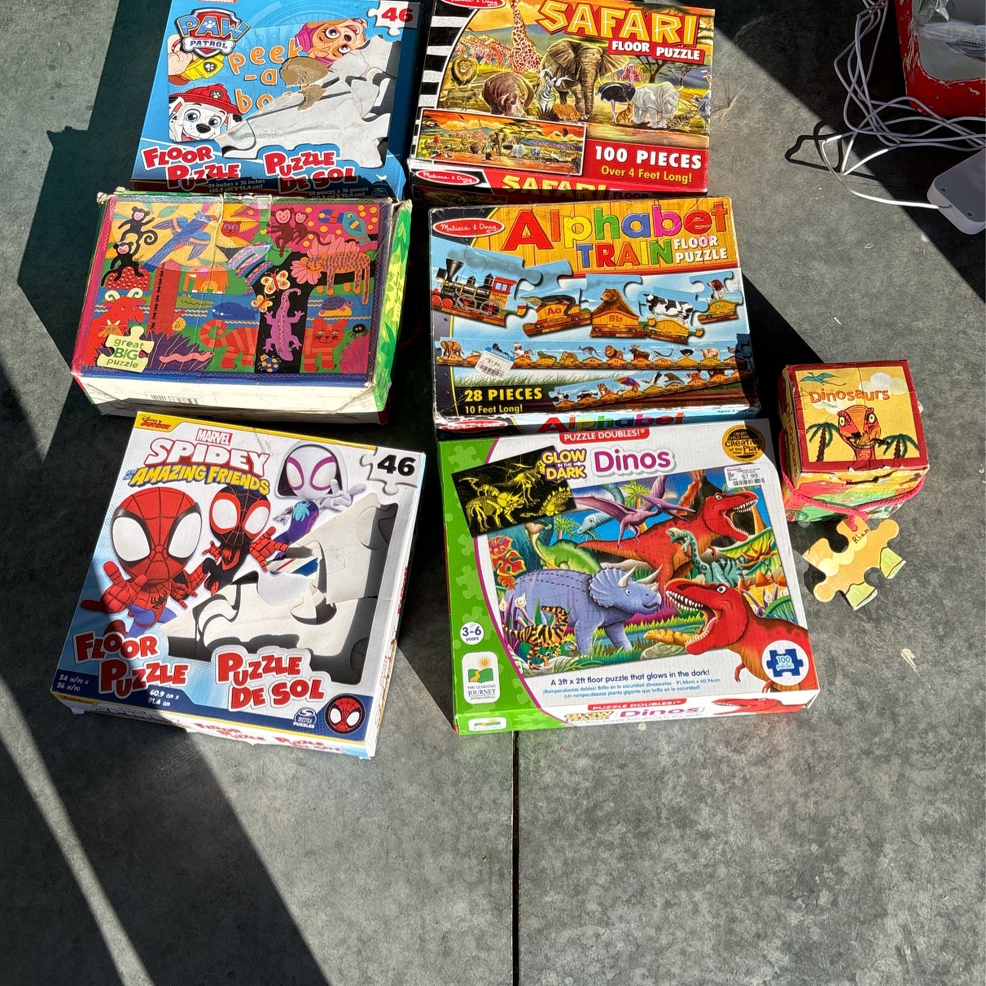 Floor Puzzle Lot