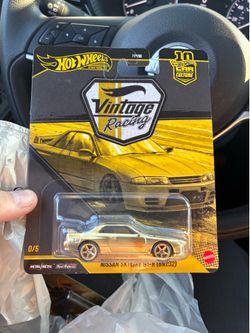 Hot wheels skyline gold chase