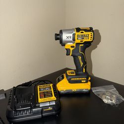 NEW - DeWalt 20V MAX XR Cordless Brushless 1/4 in. 3-Speed Impact Drive - Tool + 4 Ah Battery + Charger