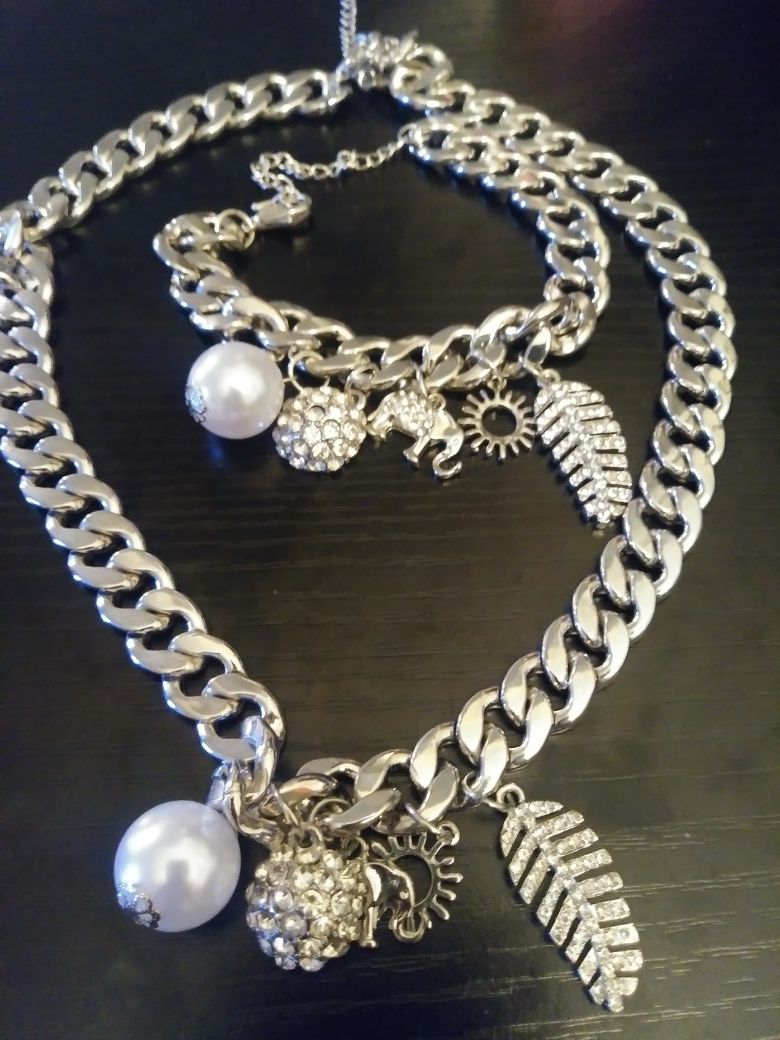 Pearl Charm Necklace Set!!!