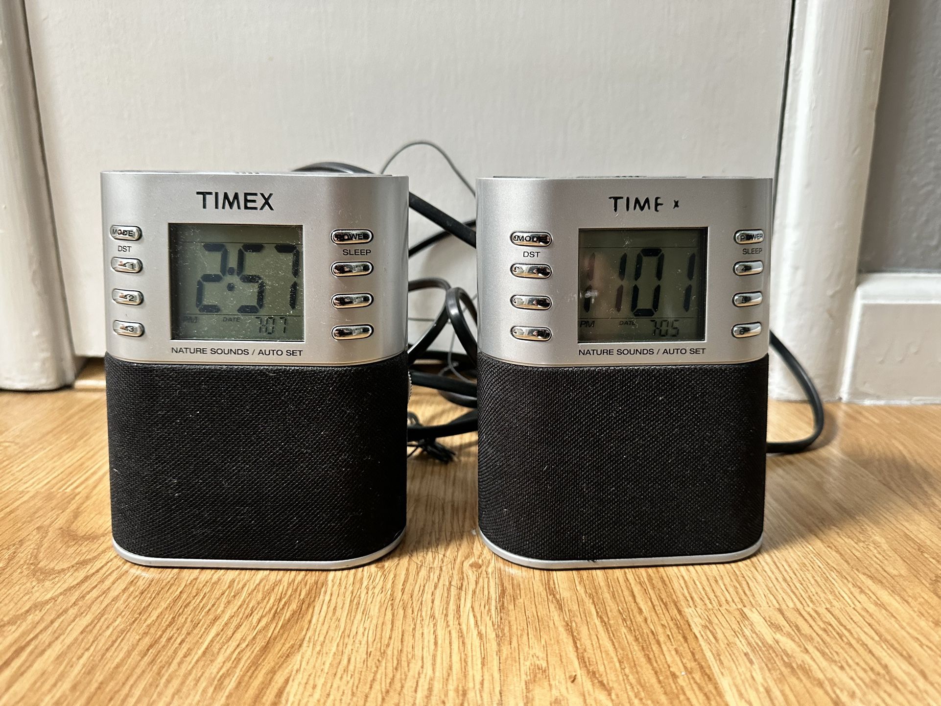 Timex T308S Digital Alarm Clock AM/FM w/4 Nature Sounds, Auto-Set & Sleep Timer