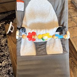 BabyBjorn Bouncer W/ Toy bar 