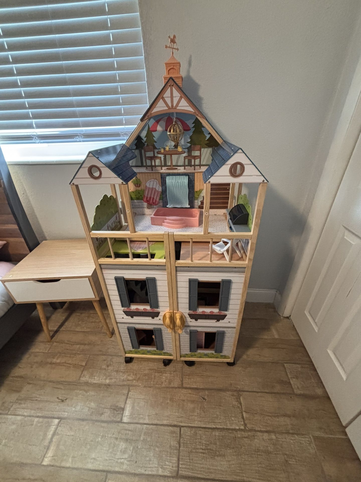 KidKraft Doll House
