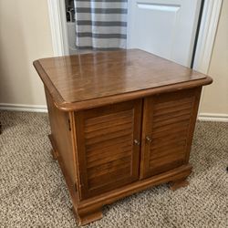 Ethan Allen American Traditional Side Table