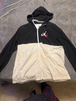 Nike Windbreaker size L