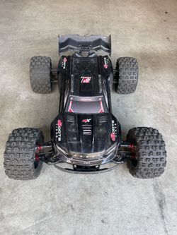 Arrma Kraton 8s