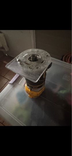 Dewalt Router  1/4 Shank