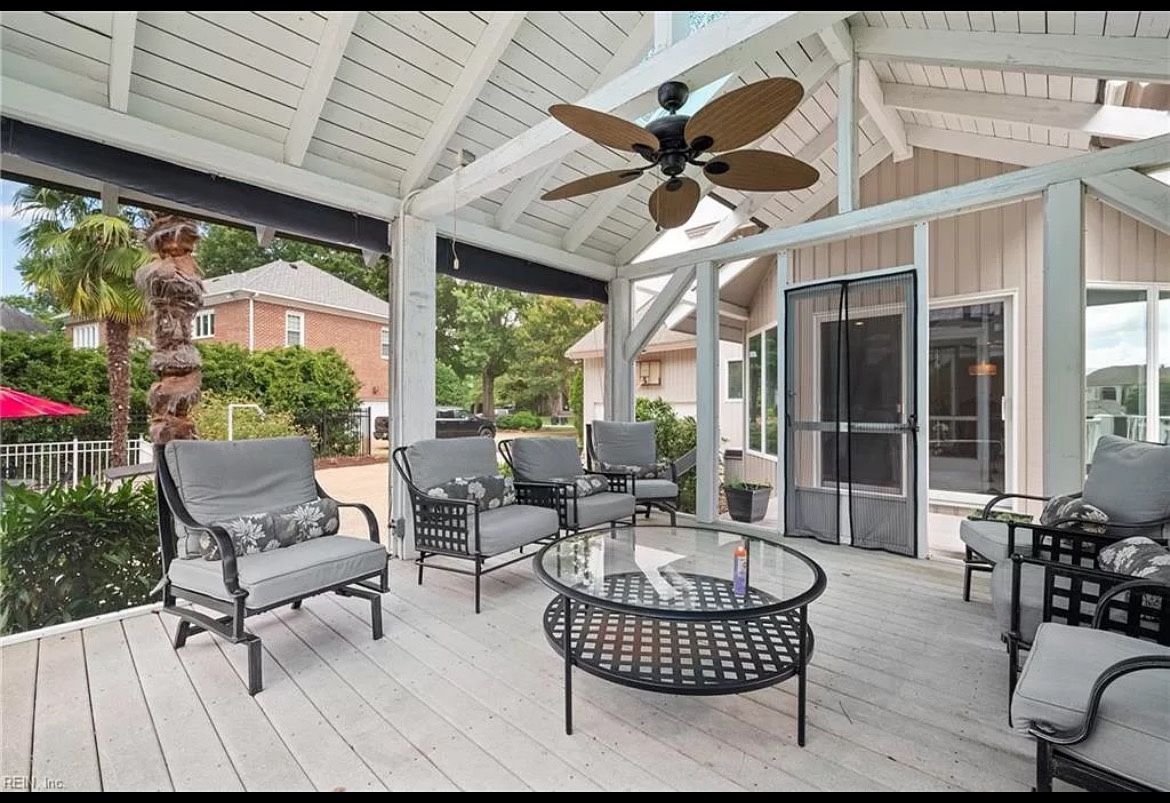 4 Patio Chairs