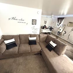 L couch can be separated