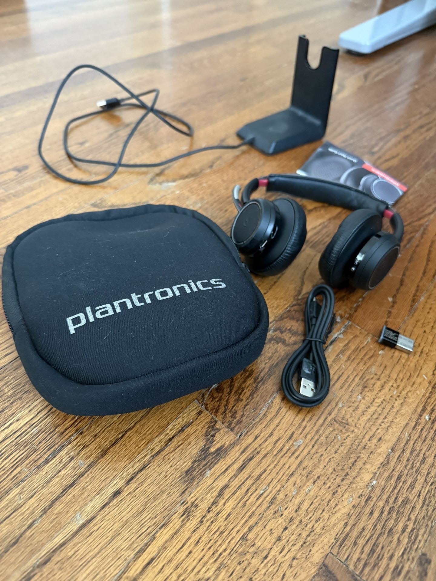 Plantronics Wireless Voyager Focus Headset
