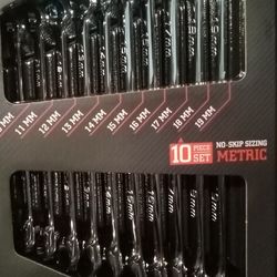 17 Piece ICON Ratcheting Wrench Set SAE & Metric