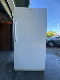 17 cubes freezer