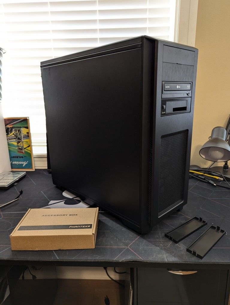 PC Case by Phantechs