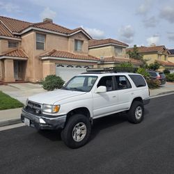 2000 Toyota 4 Runner SR5 