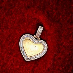Elegant Heart-Shaped Baguette Memory Pendant 10K Yellow Gold 2.5ctw Diamond
