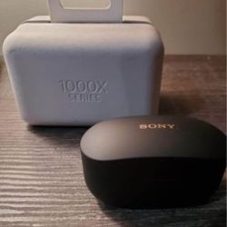 Sony Headphones Noise Cancelling WF-1000XM4 like new