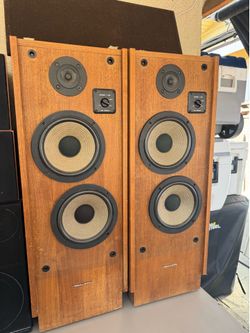 Realistic speakers