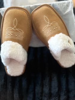 Area Boot Slippers