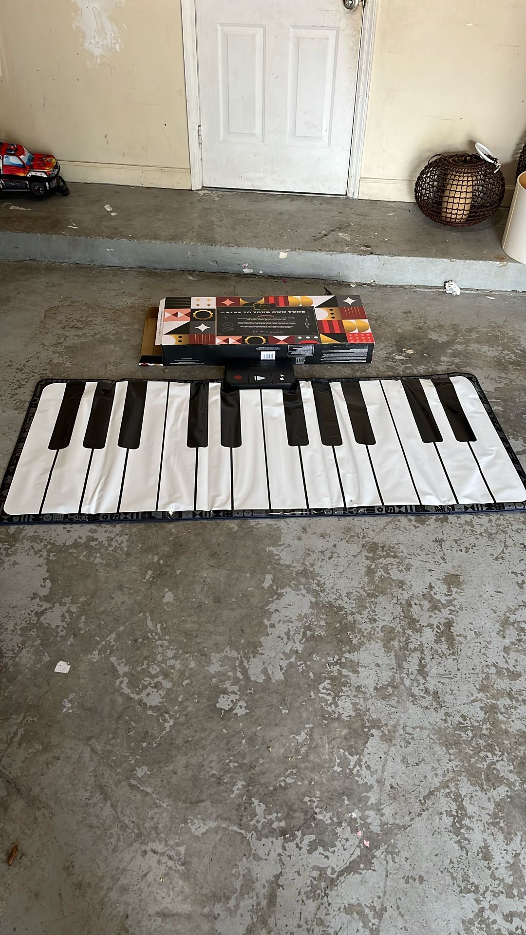 FAO Schwarz Keyboard
