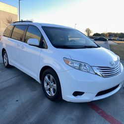 2017 Toyota Sienna