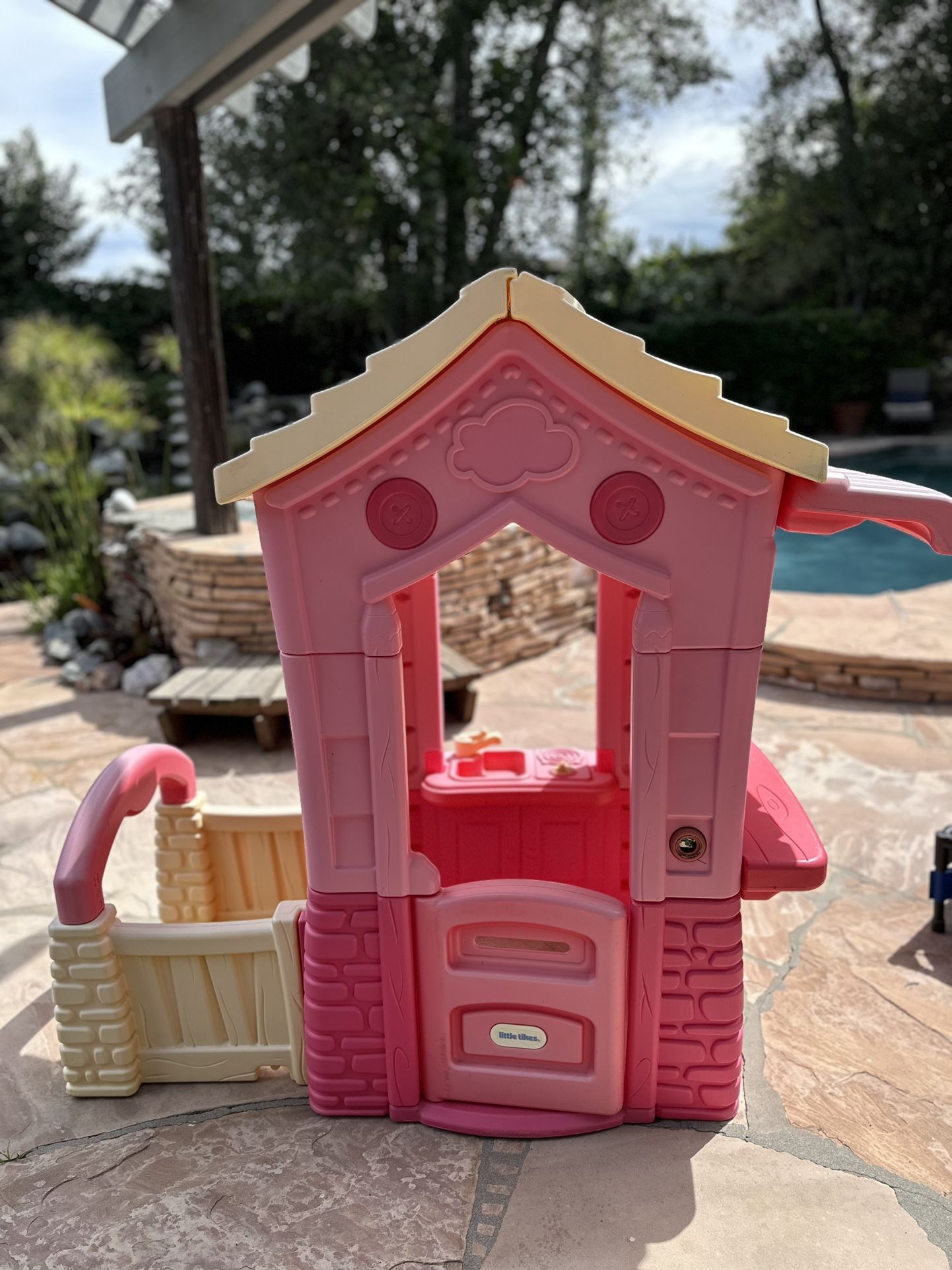 Little Tikes Playhouse for Sale in West Hills, CA OfferUp