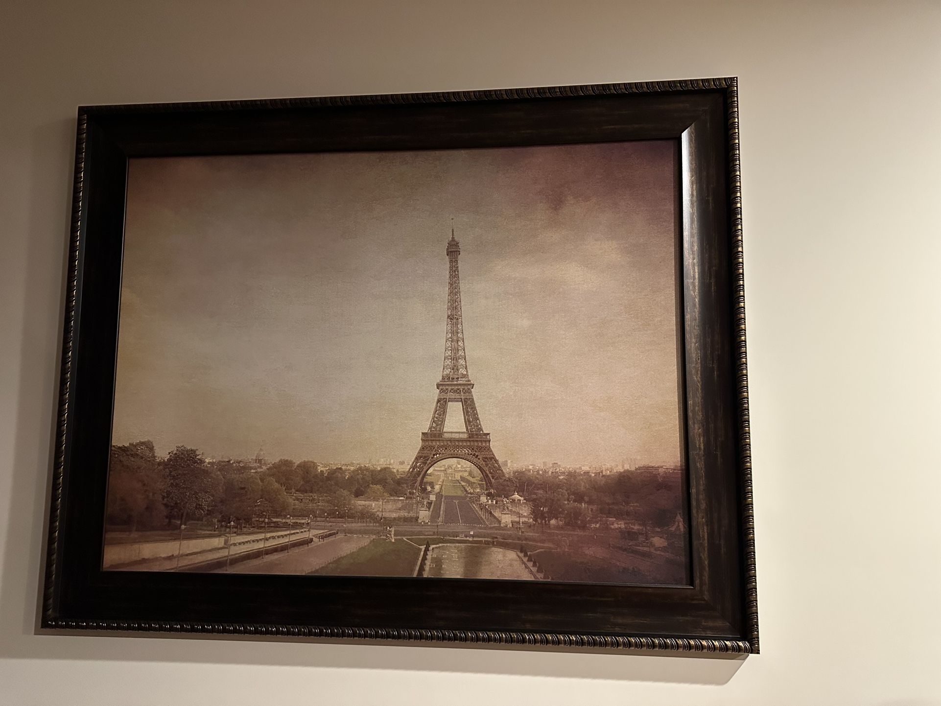 Eiffel Tower picture