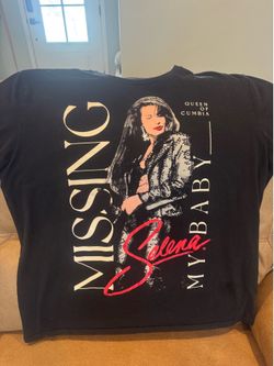 Selena Tee