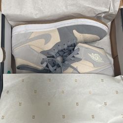 Air Jordan 1 Mid