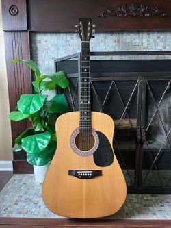 ACOUSTIC GUITAR