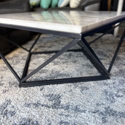 Avyon Coffee Table D35x35"H18"