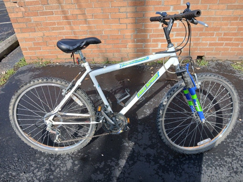 Free Spirit 15 Speed Mnt Bike.