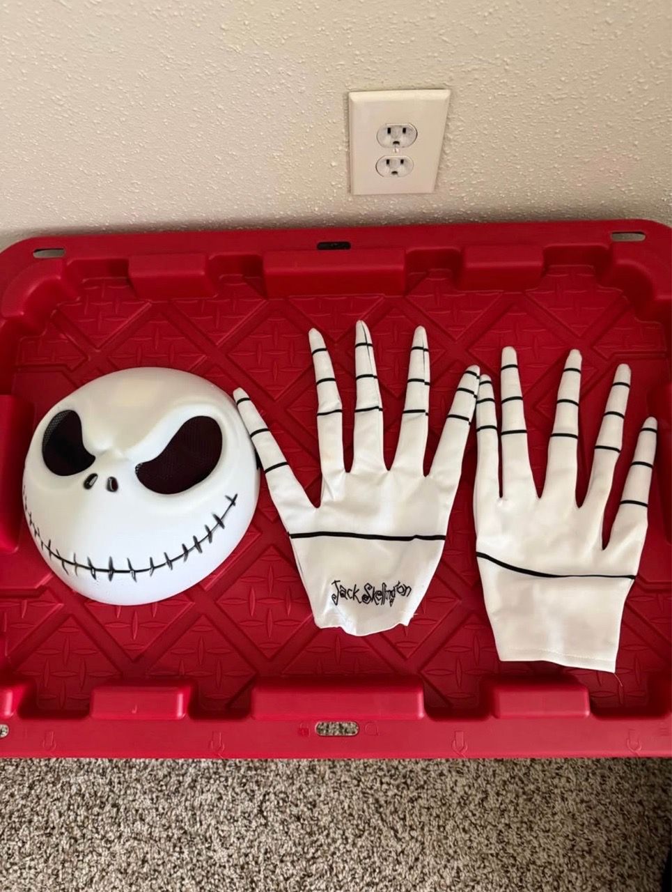 Jack Skellington Mask and Gloves for Sale in Houston, TX - OfferUp