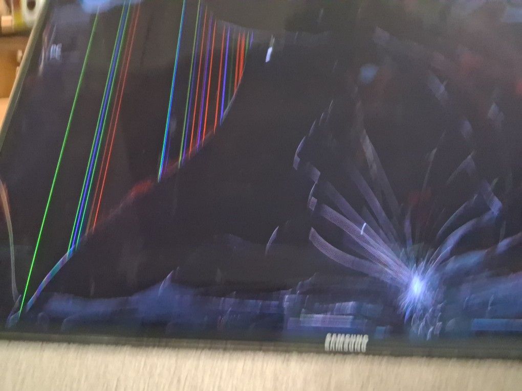 Samsung 55" LED TV – Cracked Screen / Tested for Power – Great Parts Unit
