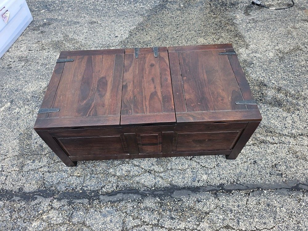 pottery barn coffe  table